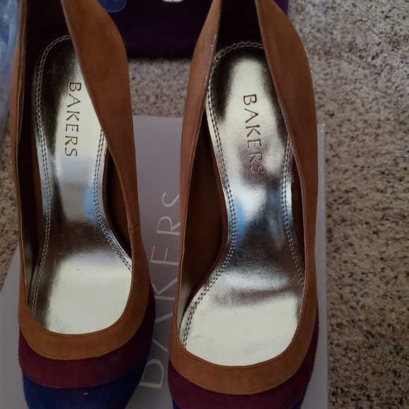 Heels - Picture 3 of 7